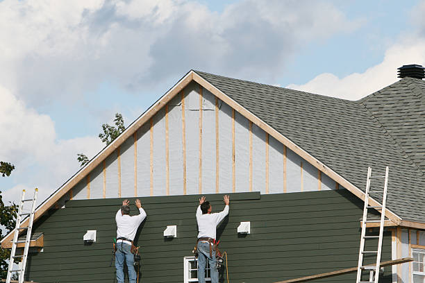 Professional Siding technician working in Westminster, SC